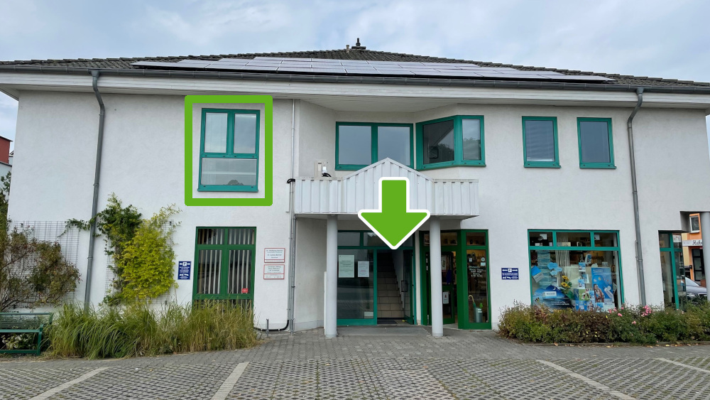 Coronatestzentrum Eingang Eulen-Apotheke Taunusstein